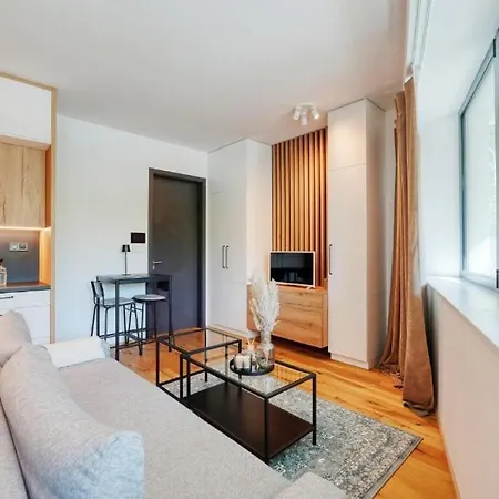 Carme With Parking شقة براغ