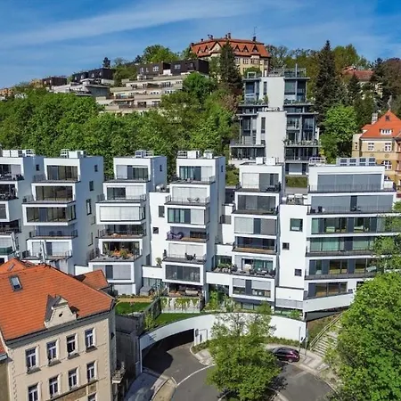 Andel Modern Carme With Private Garage Parking *